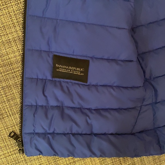 Banana Republic Men’s Quilted Puffer Vest, size S - Picture 7 of 9
